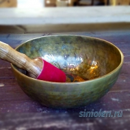 Тибетская поющая чаша ручной ковки с изображением Будды или Тары