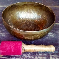 Тибетская  поющая чаша ручной ковки c мантрой «Ом»